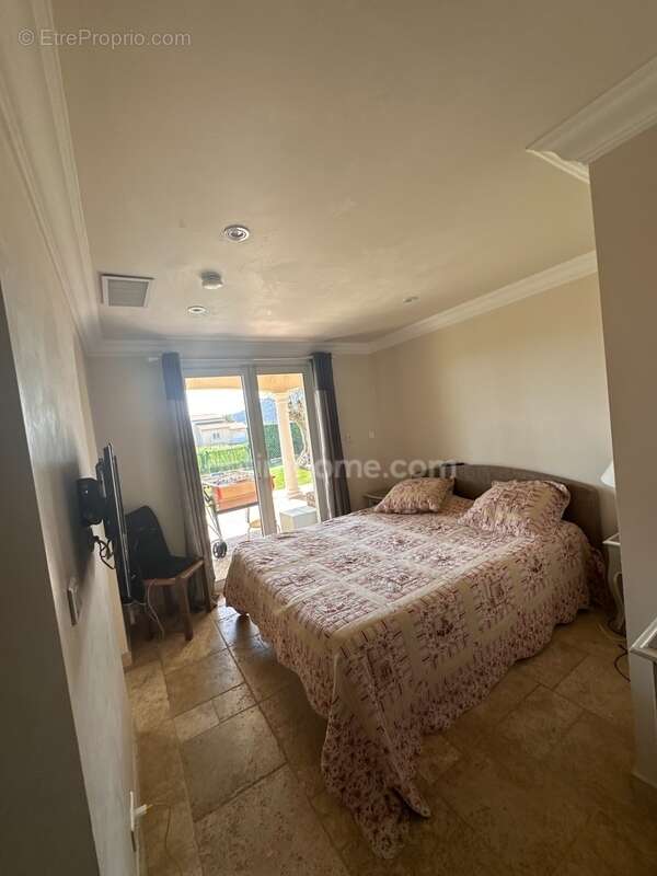 Maison à LE MUY