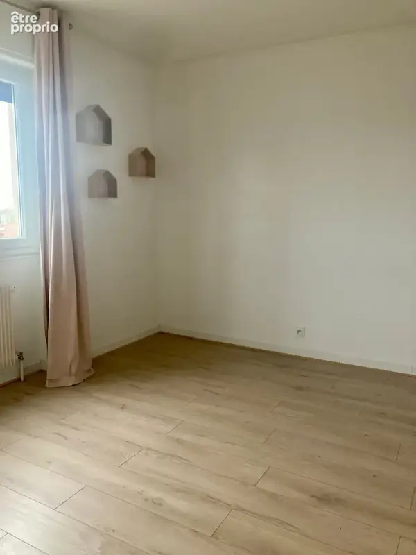 Exclusivité au Vernay -T5 familial de 105 m2 repensé en T4 - Pièce de vie moderne et lumineuse - DPE C - photo 10