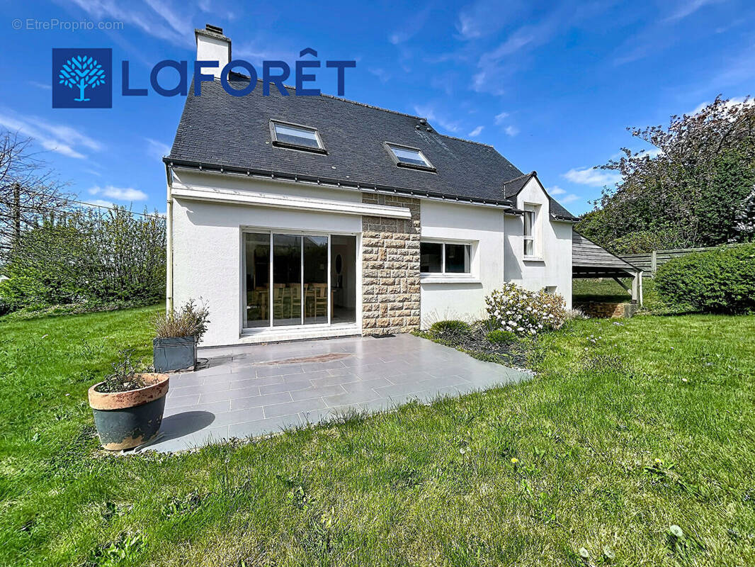 Maison à CLEGUEREC
