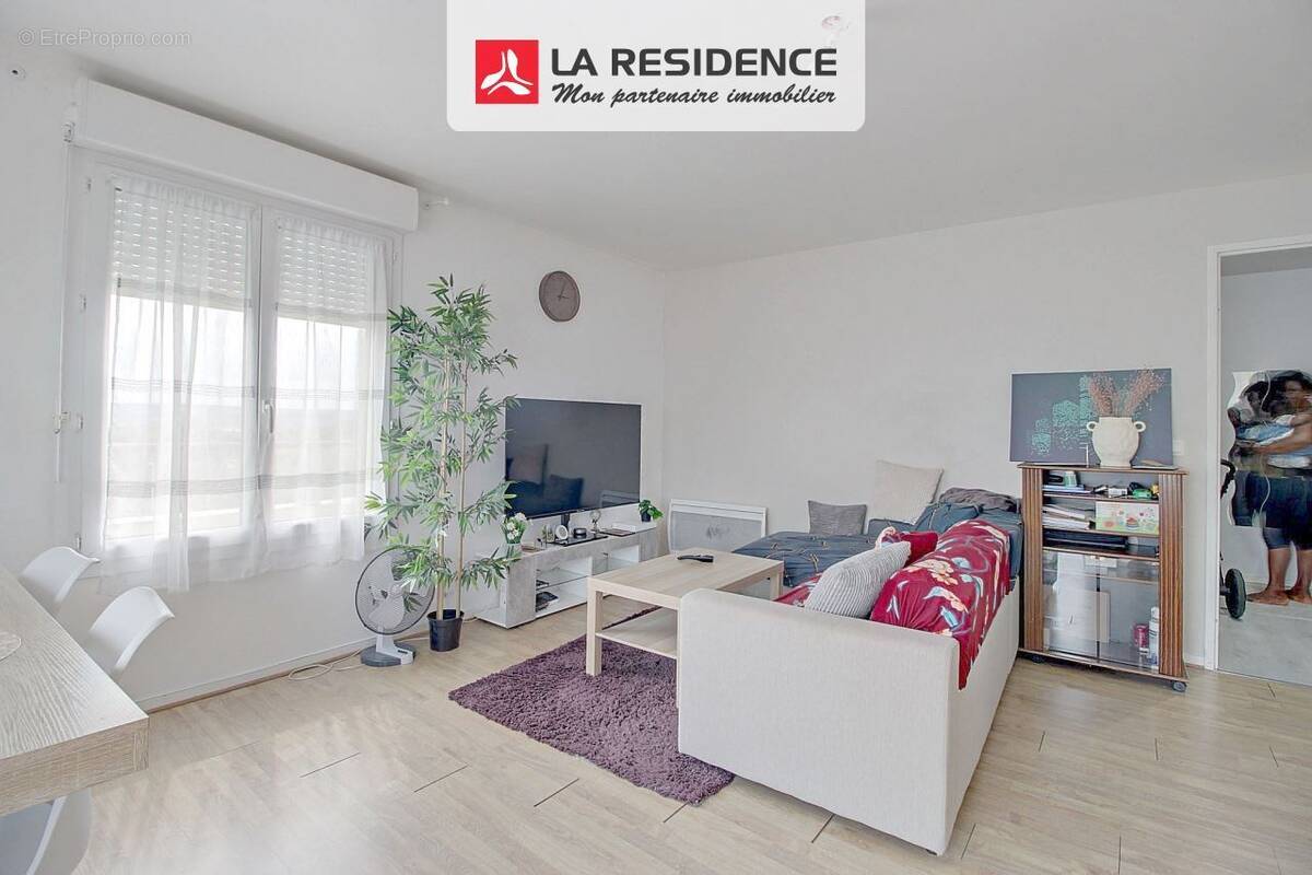 Appartement à CHANTELOUP-LES-VIGNES