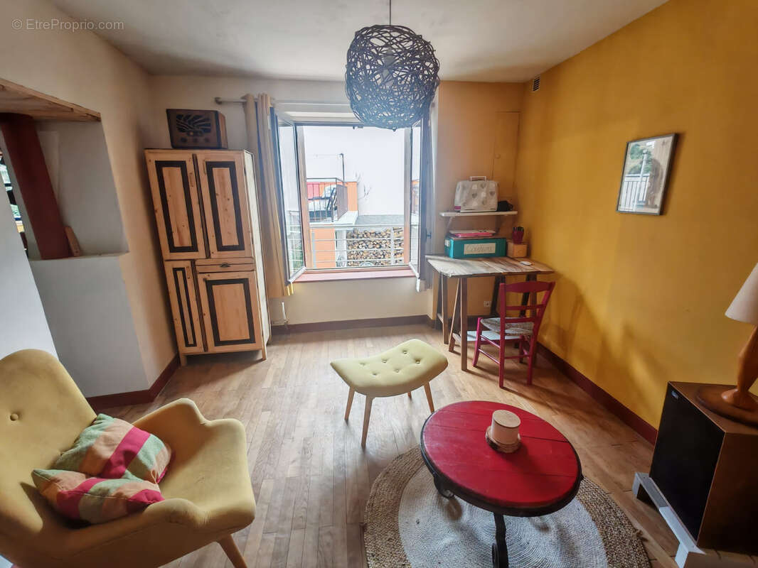 Maison à CHALLES-LES-EAUX