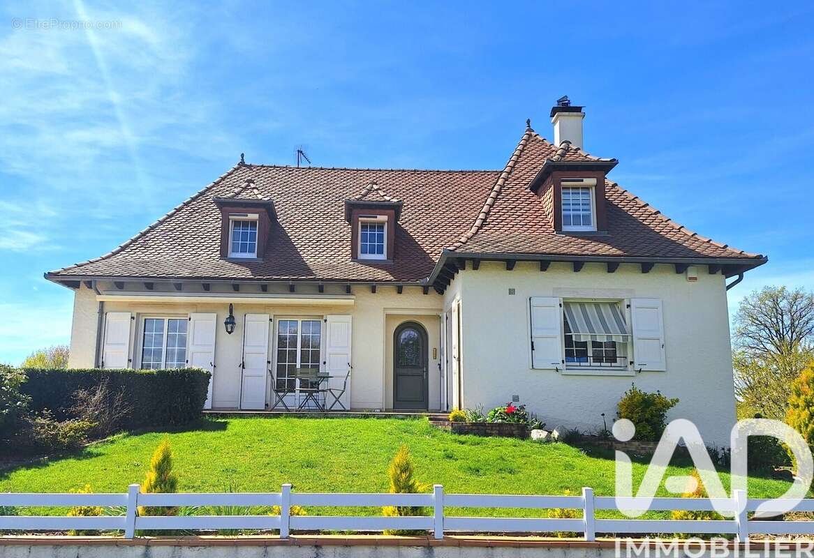 Photo 2 - Maison à ARPAJON-SUR-CERE