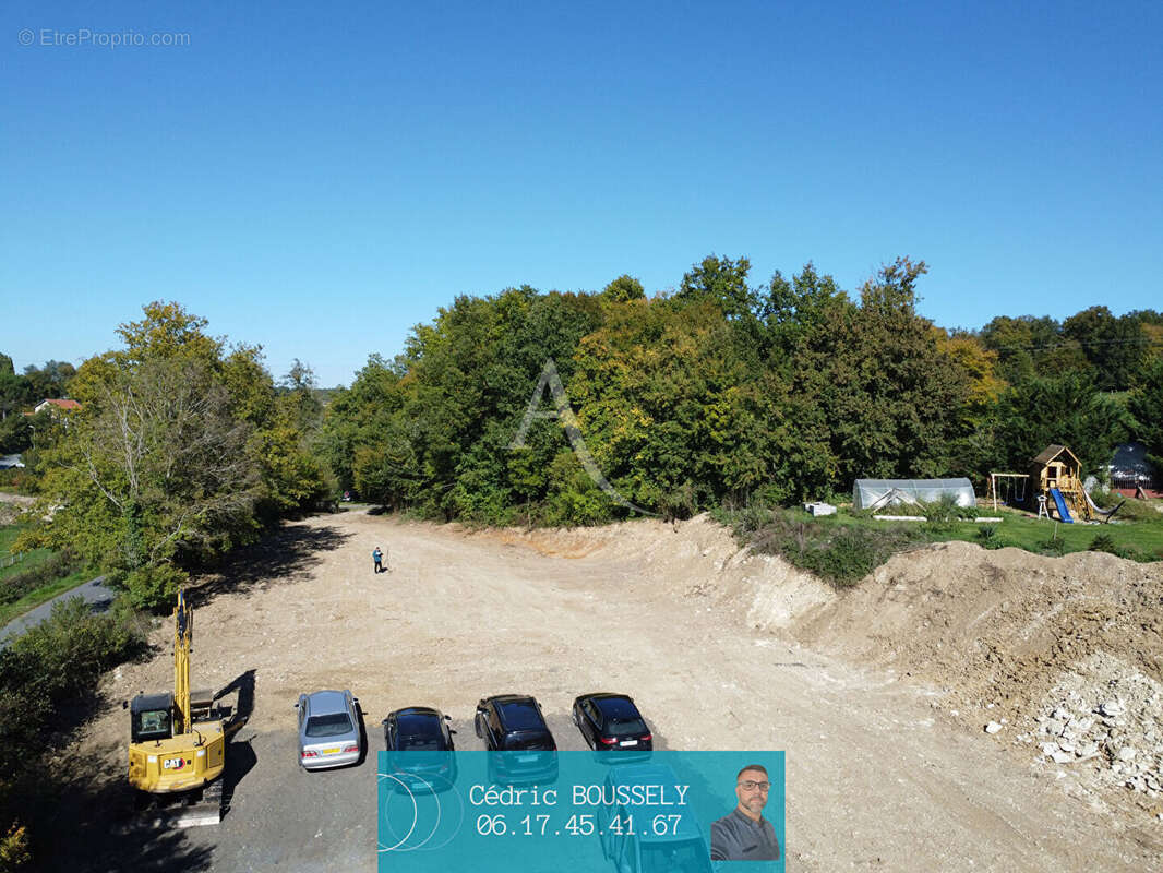 Local commercial Saintes 275 m2 - photo 13
