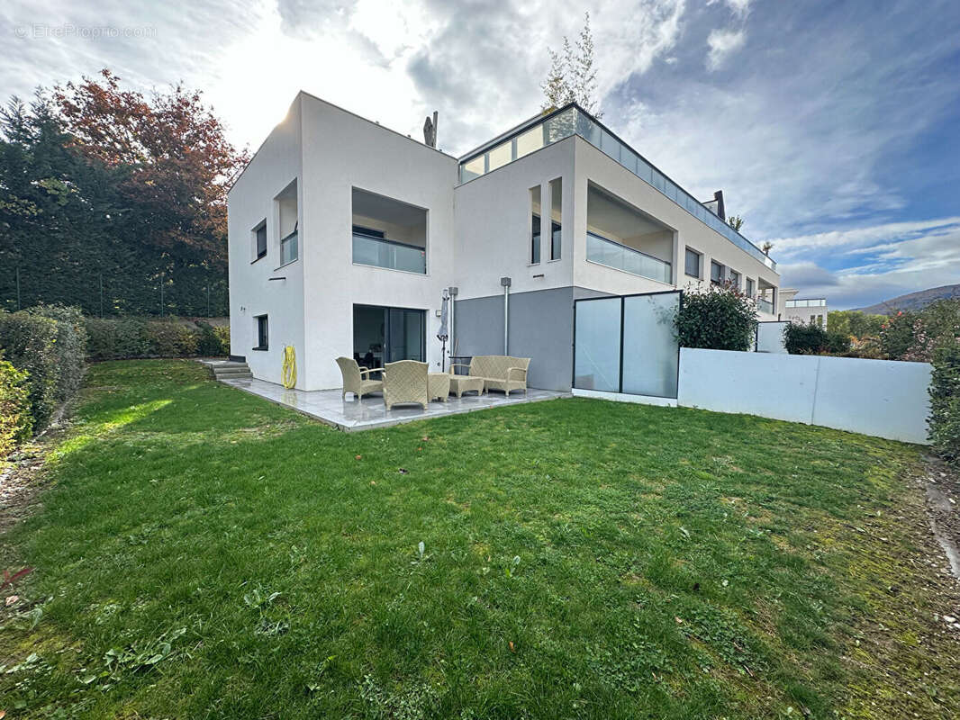 Appartement à VETRAZ-MONTHOUX