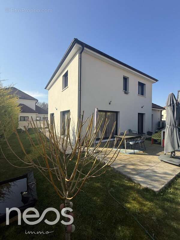 Maison à SAINT-JULIEN