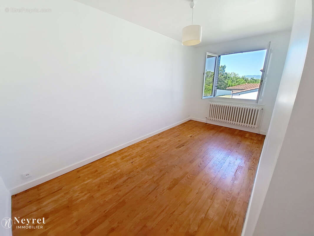 A ne pas rater ! Maison individuelle de 147 m2, 5 chambres avec garage de 29m2 sur 564 m2 clos et arboré - photo 9