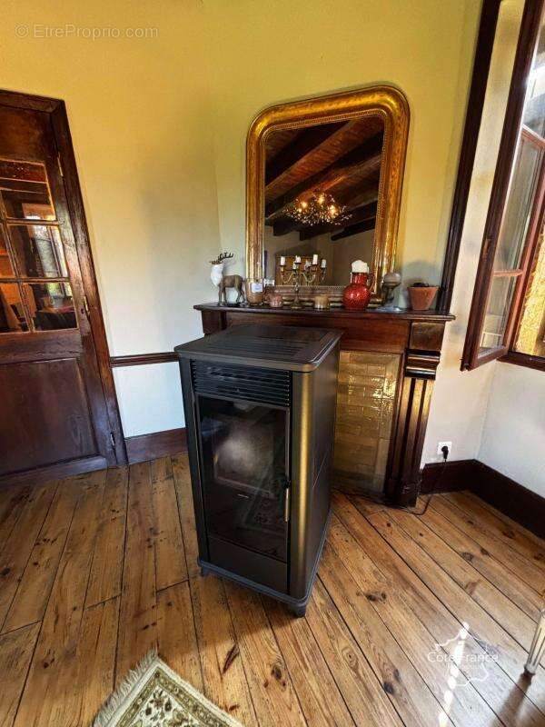 Maison à BAGNAC-SUR-CELE