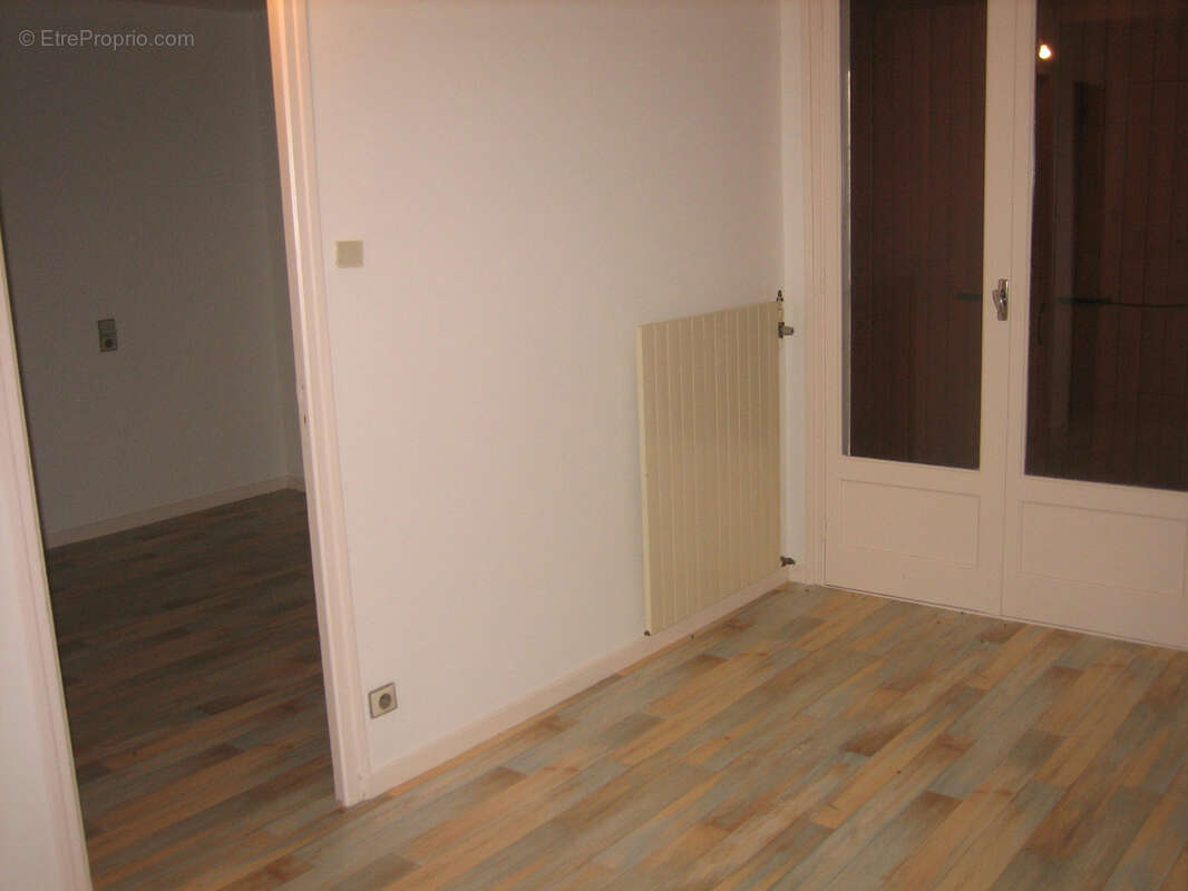 Maison à LARAGNE-MONTEGLIN