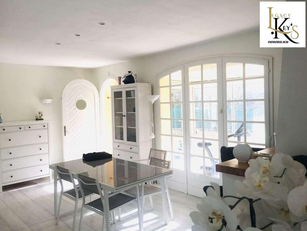 Maison à VILLENAVE-D&#039;ORNON