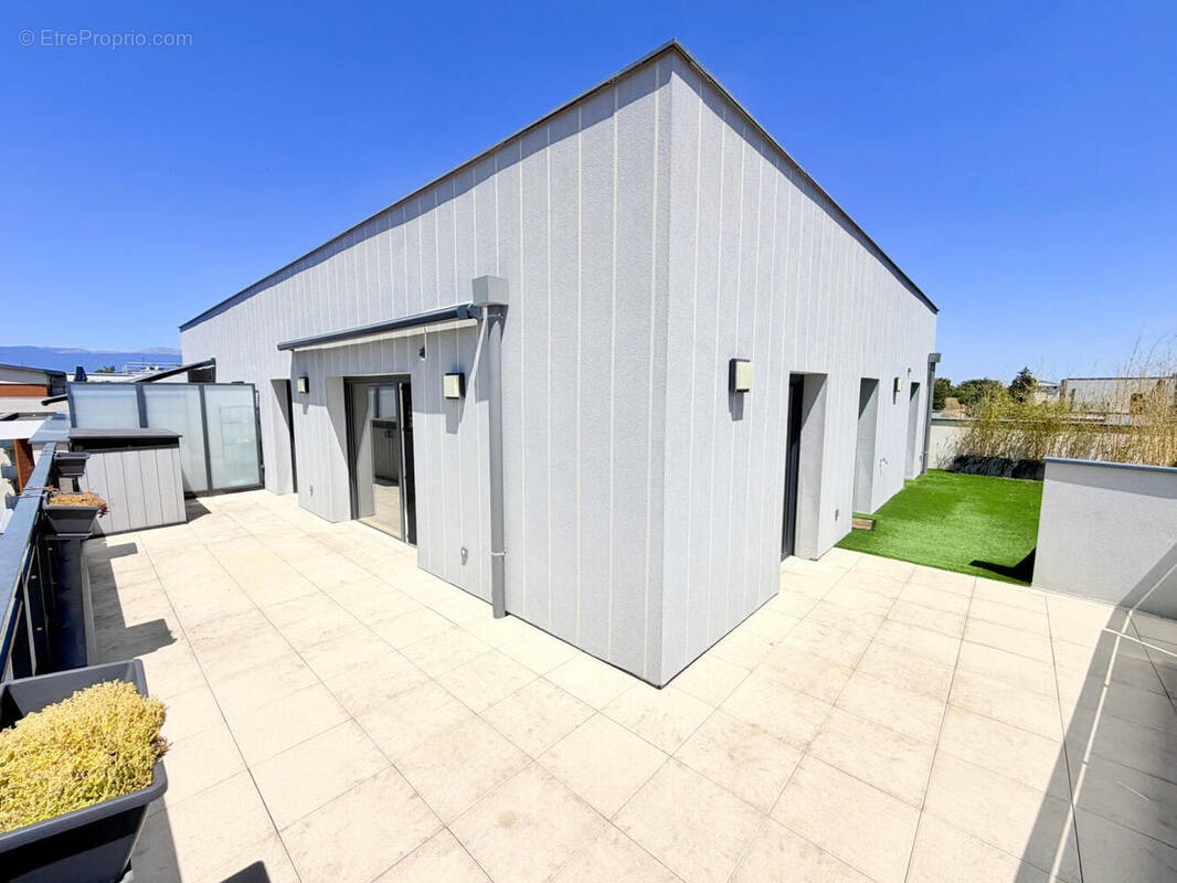 Attique (2) - Appartement à SAINT-JULIEN-EN-GENEVOIS