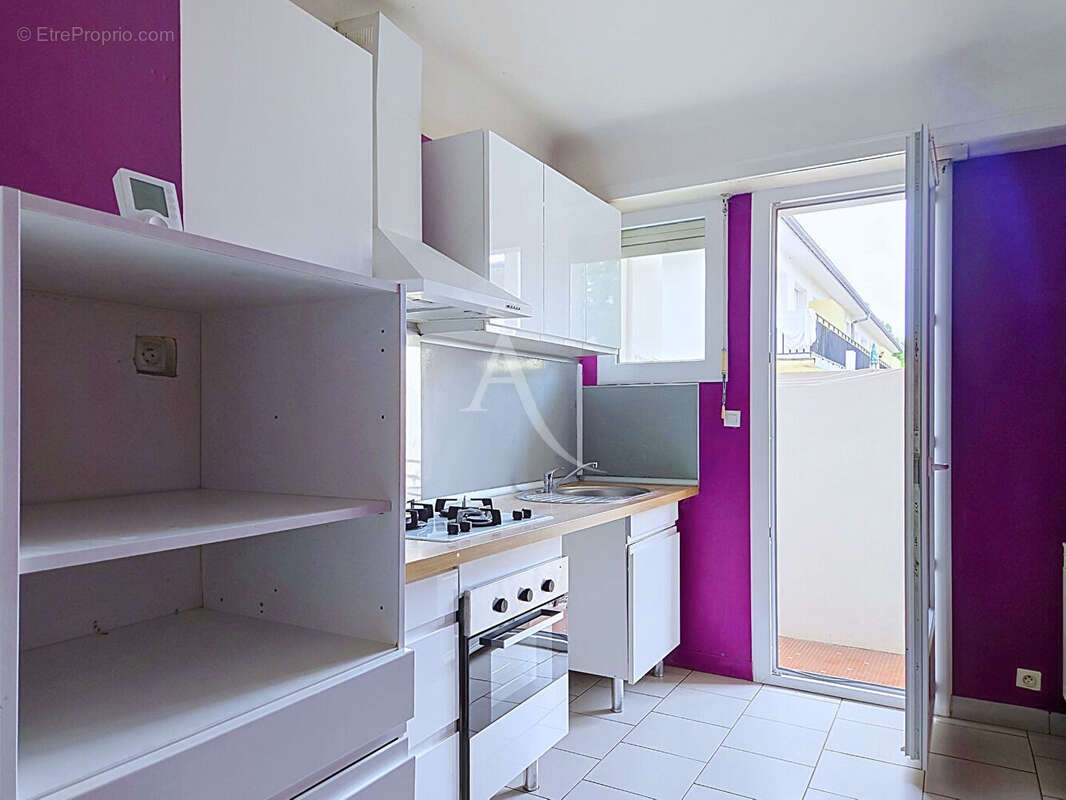 Appartement T3 à vendre - Pau Centre - 2 chambres - Balcon - Cave - photo 4