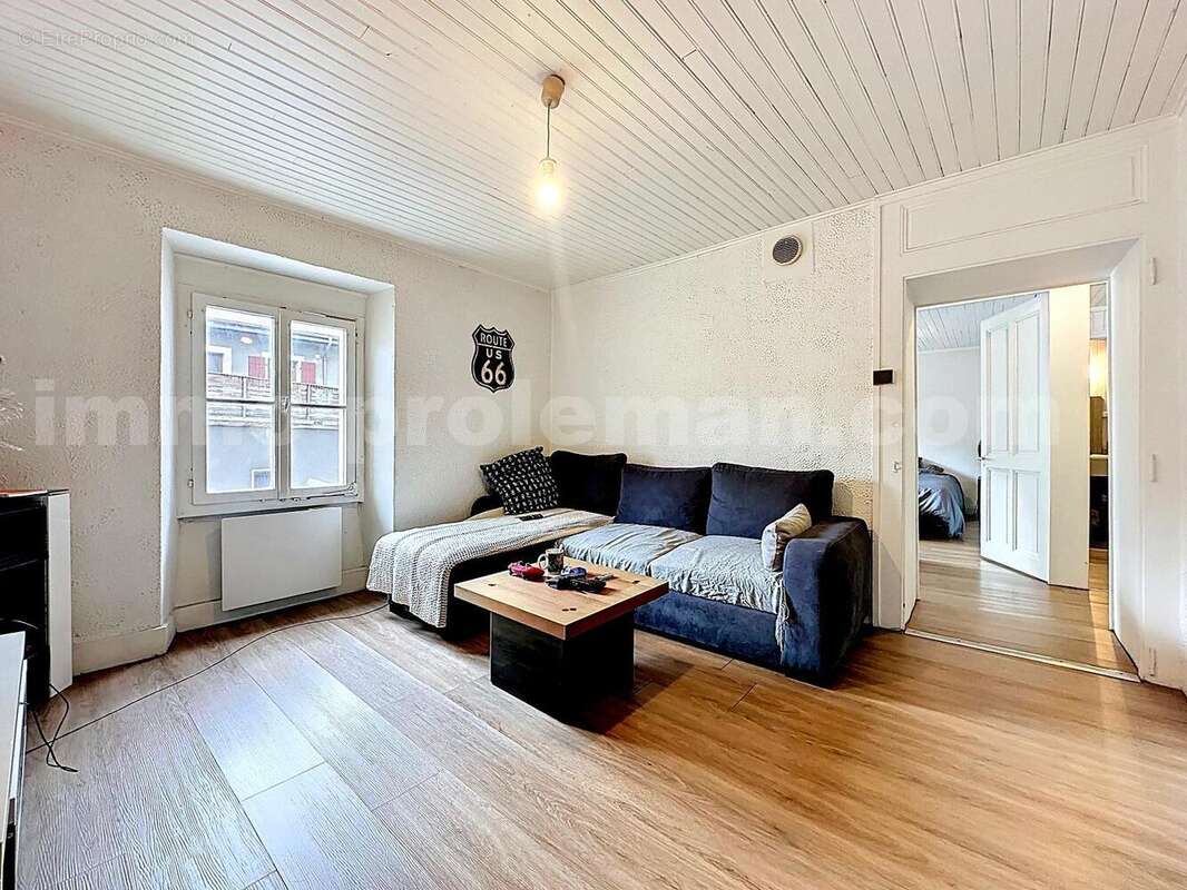 IMMEUBLE_DE_RAPPORT_BONNE_EXCLUSIVITE_2_APPARTEMENTS_rentabilité_investissements_secteur_recherché_opportunité_prox_frontière_GENEVE_SUISSE_LOCAL_T3_SEJOUR_CUISINE_CHAMBRE_BALCON_T2_SEJOUR - Appartement à BONNE