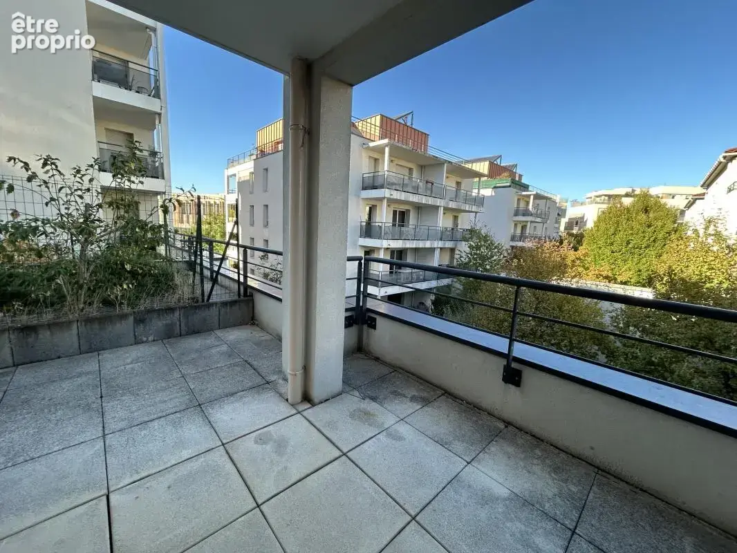 Lyon 8 – t3  terrasse de 22 m² – résidence récente - photo 11