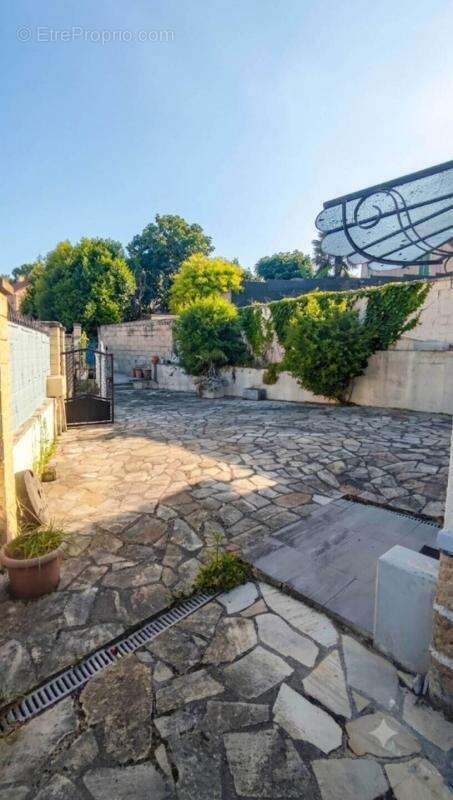 Maison à THIAIS