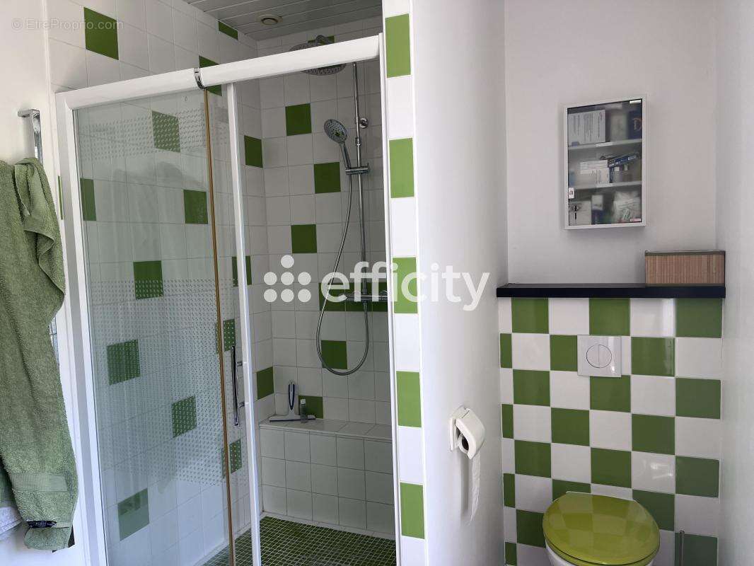Maison 180 m² à Saint-Symphorien  - photo 10