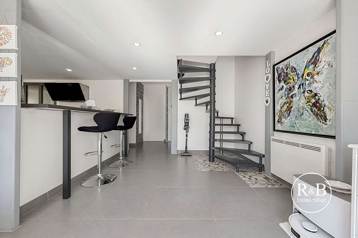 Maison à LES CLAYES-SOUS-BOIS