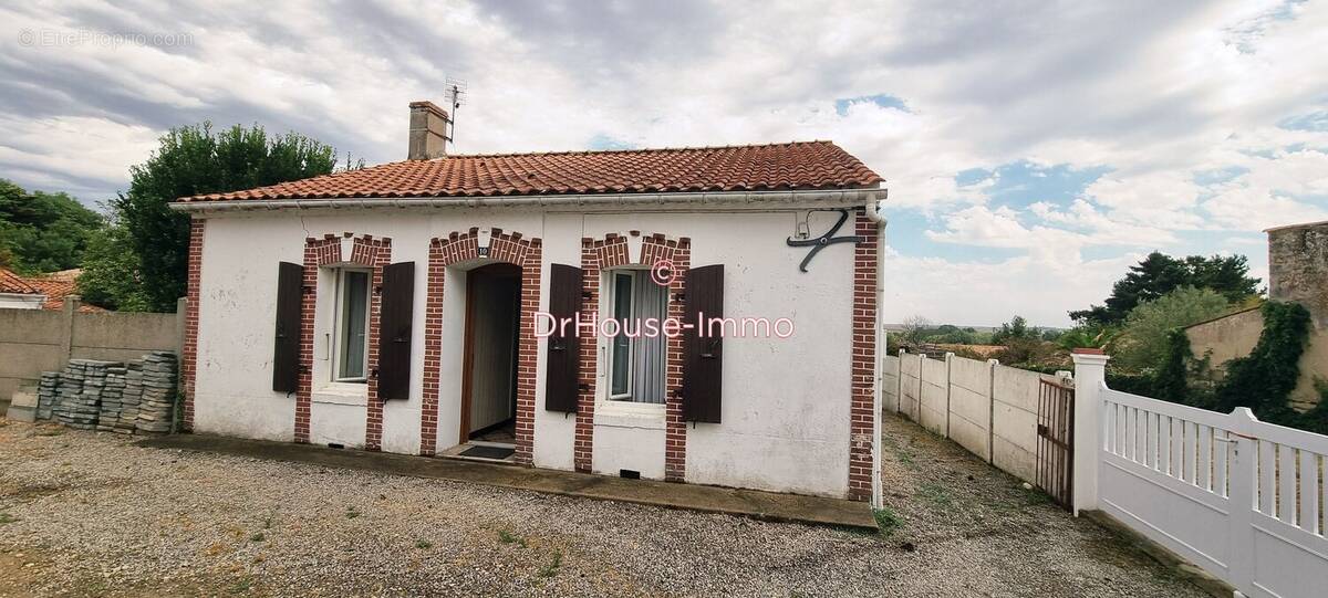Maison à SAINT-DENIS-DU-PAYRE