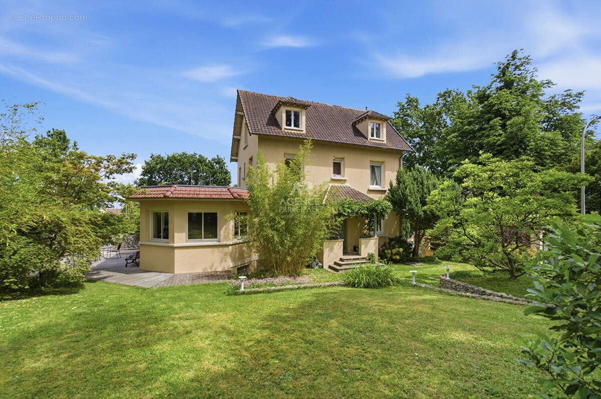 Maison à MARLY-LE-ROI
