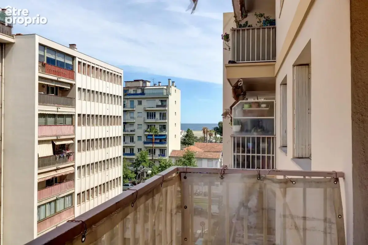 3P en étage élevé, balcon et aperçu mer – Carras / Arénas - photo 4