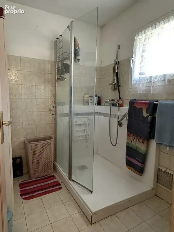 Jolie Maison avec dépendances et terrain - photo 12