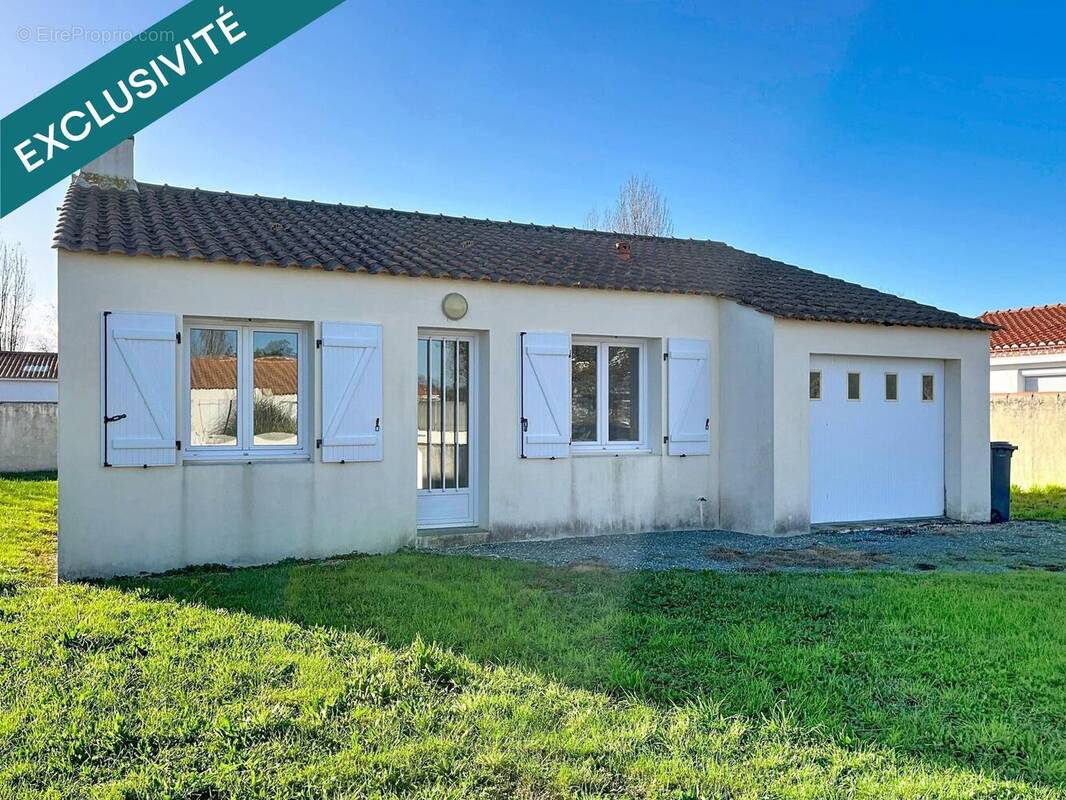 Photo 1 - Maison à SAINT-URBAIN