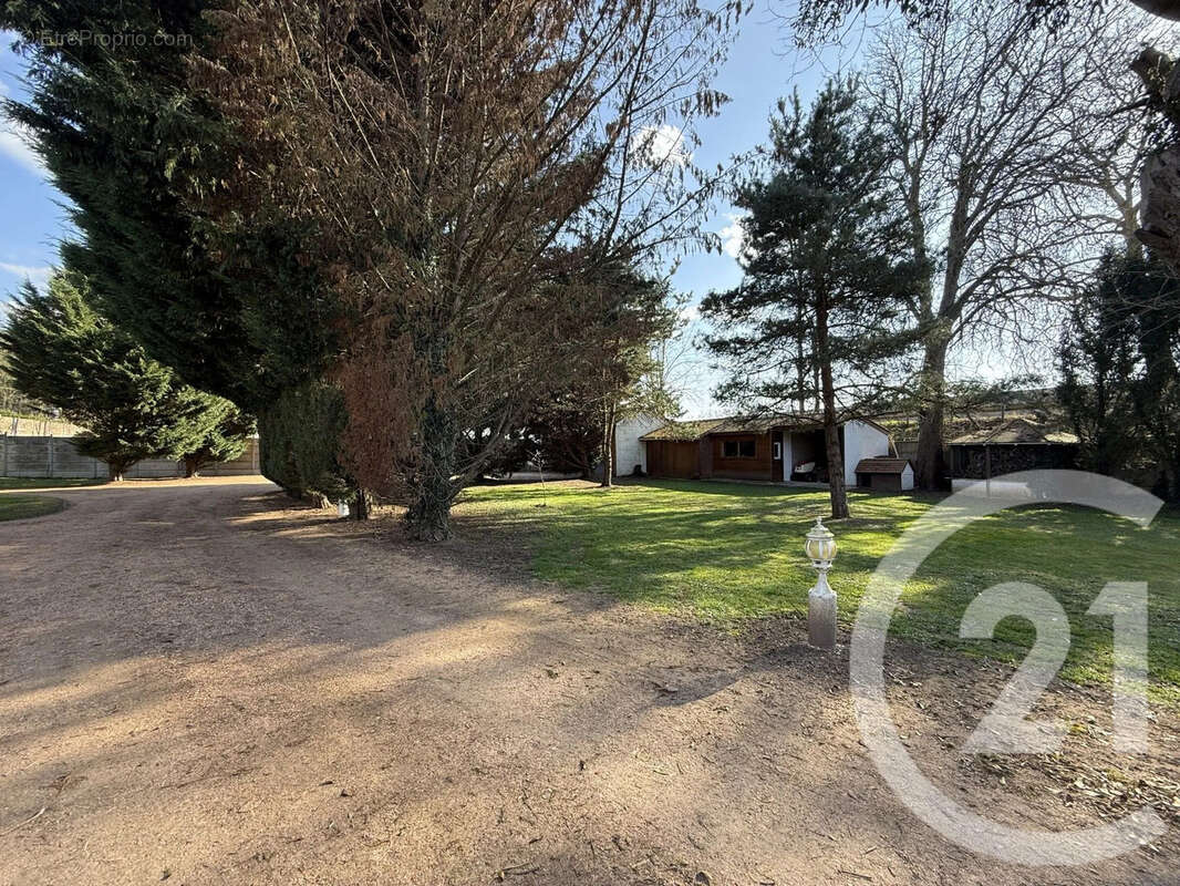 Maison à VILLENEUVE-SUR-ALLIER