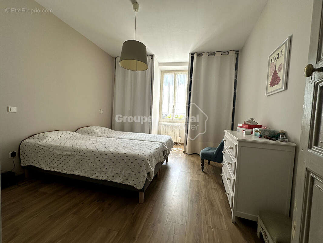 Caveirac Maison en pierres 4 chambres avec cour et parking - photo 10