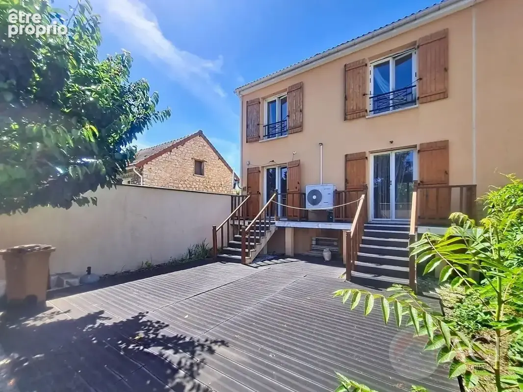Photo Maison à Montmagny au prix de 328 000€