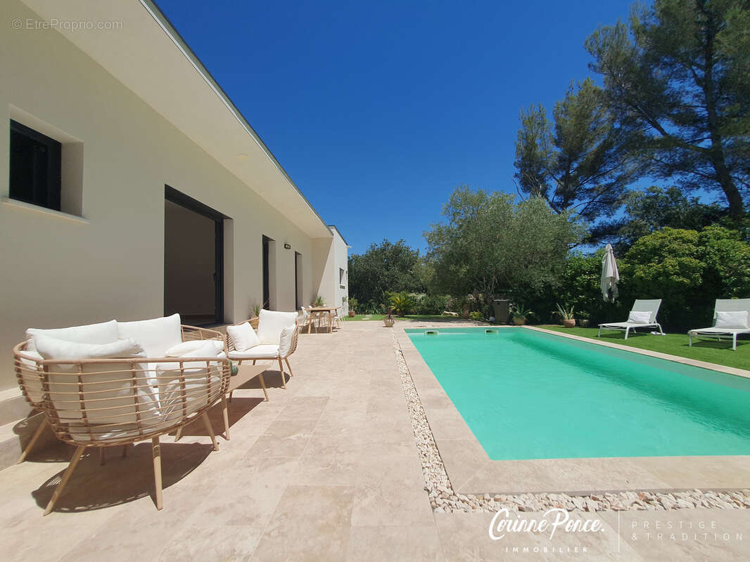 Nîmes, élégance contemporaine de plain pied Corinne Ponce immobilier - photo 12
