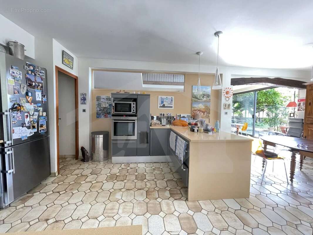 Maison à SAINT-NAZAIRE-LES-EYMES