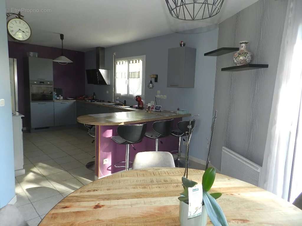 Maison à SAINT-PIERRE-SUR-DIVES