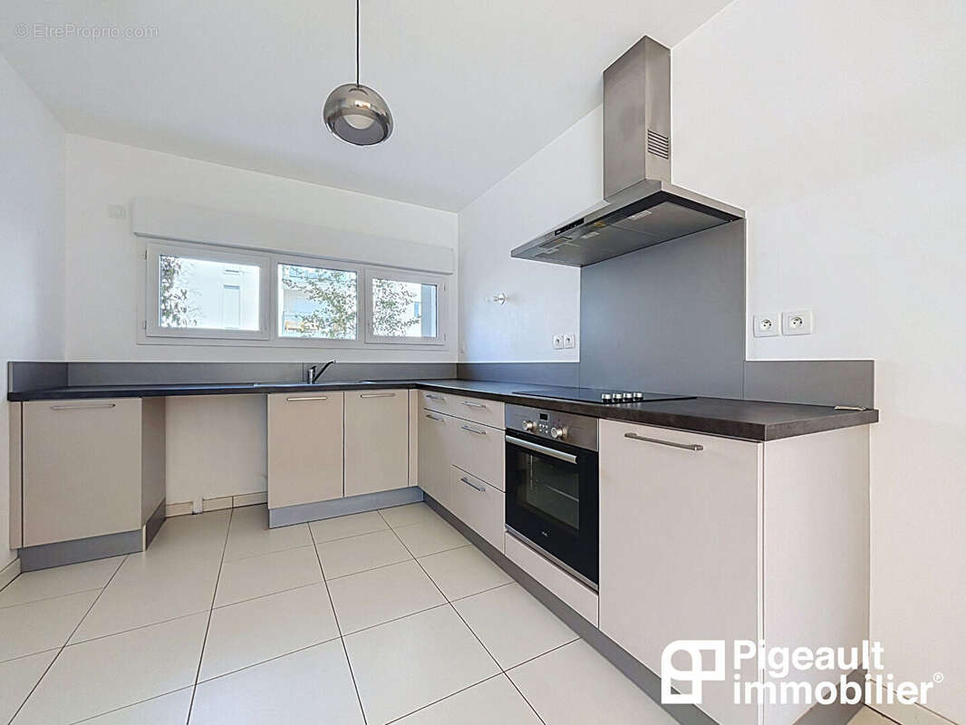 Maison - Appartement T4 en copropriété à vendre - Rennes - Quartier Lorient Saint-Brieuc - Double garage - Terrasse - photo 3