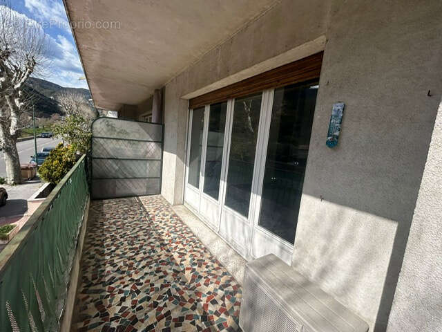 Appartement à CONTES