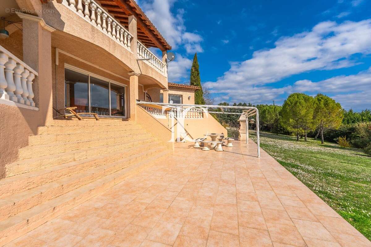 Maison à SAINT-JULIEN-DE-CASSAGNAS