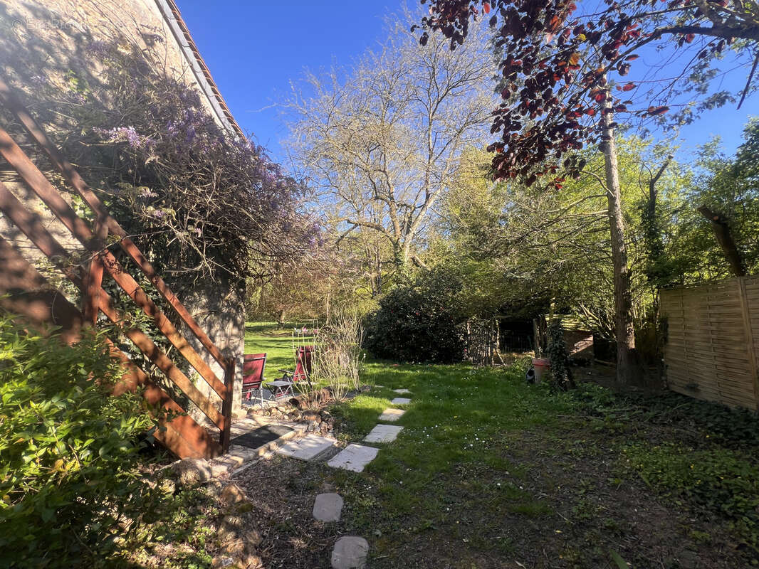 Maison à CROTELLES