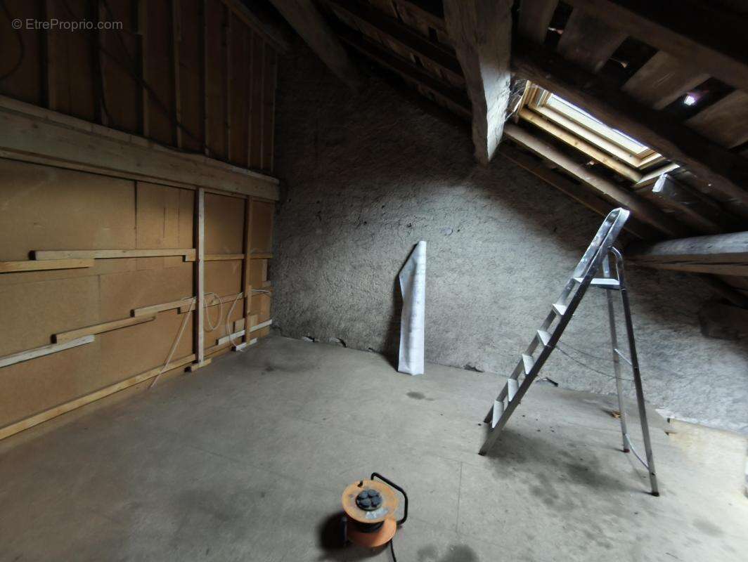 Appartement à LUXEUIL-LES-BAINS