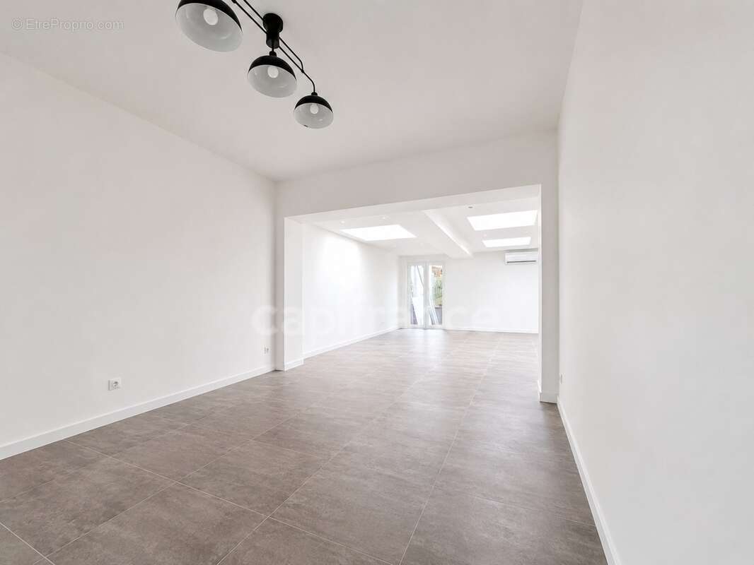 Tourcoing – Maison coup de cœur rénovée avec jardin et 3 chambres - photo 3