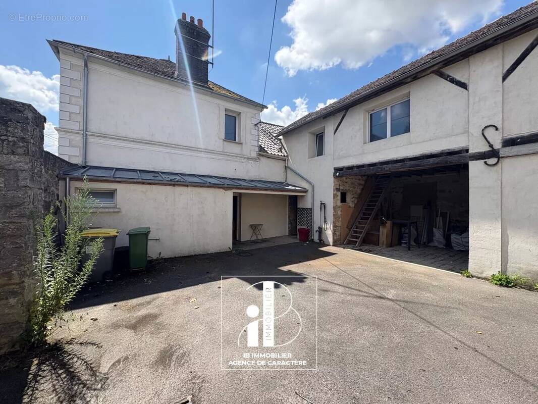 Maison à SAINT-MARTIN-EN-BIERE