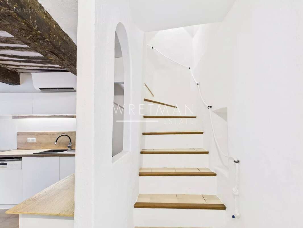 Appartement à AURIBEAU-SUR-SIAGNE