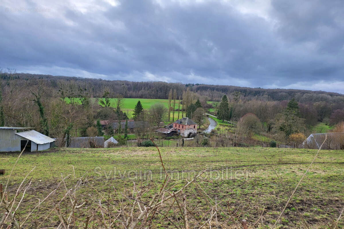 Terrain 2046 m² à Fontenay-Torcy  - photo 2