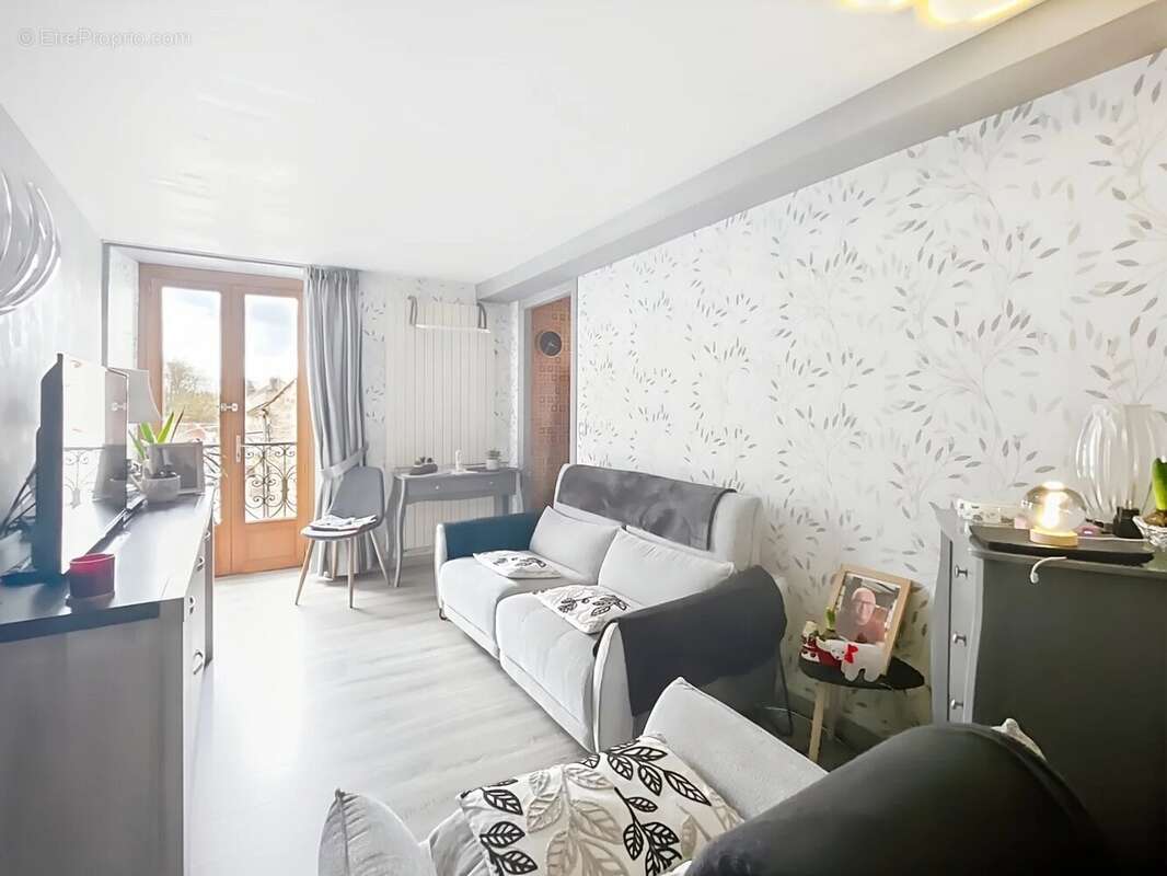 Appartement à CRESPIERES