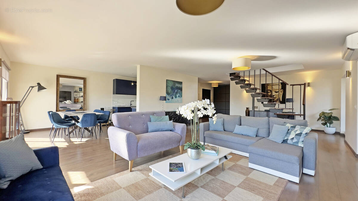 Appartement à LE CANNET