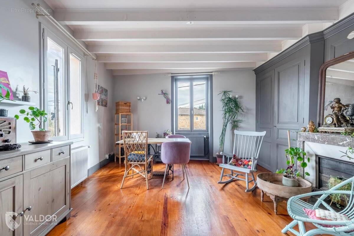 Maison à POUILLY-LE-MONIAL