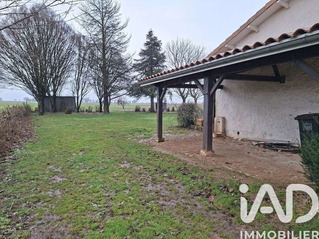 Photo 2 - Maison à CHAMPNIERS