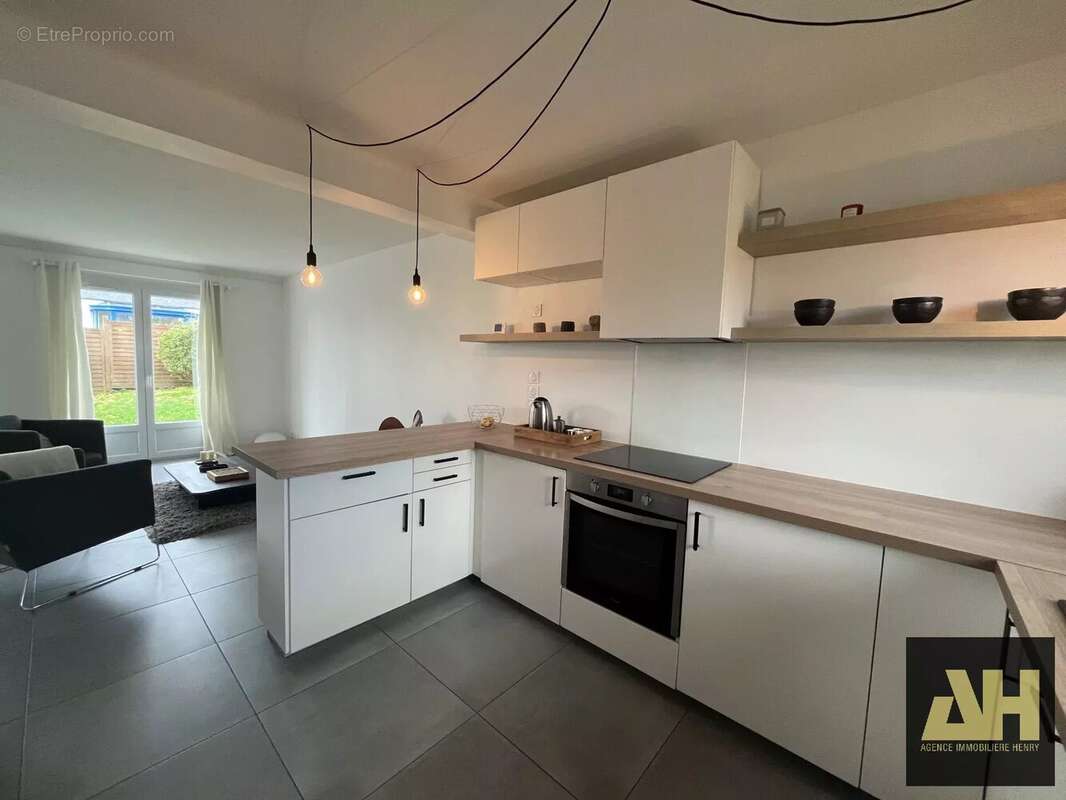 Maison à LE RELECQ-KERHUON