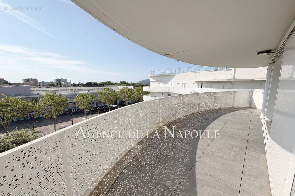 Appartement à MANDELIEU-LA-NAPOULE