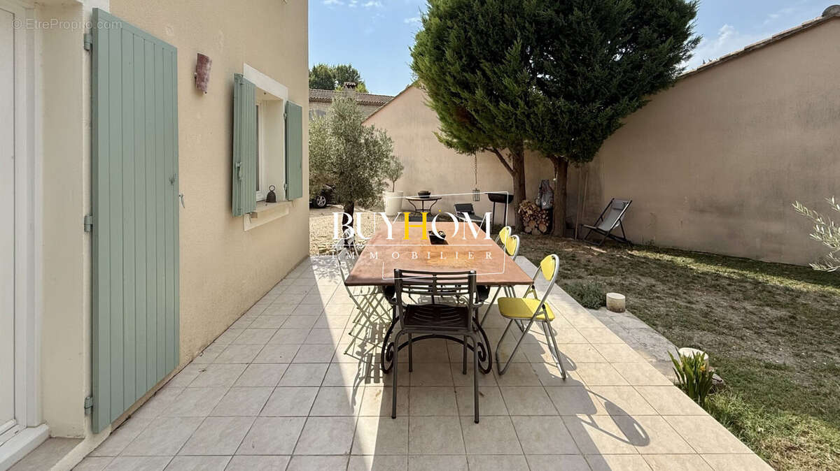 Maison 118 m² à L'isle-Sur-La-Sorgue  - photo 2