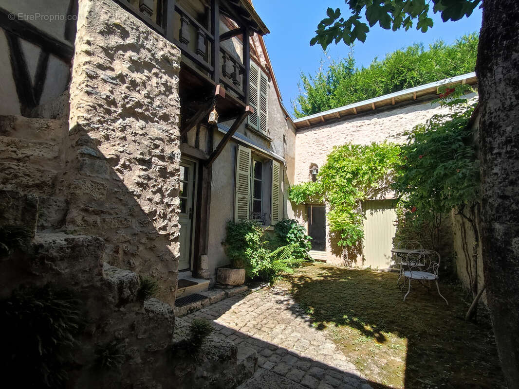 Maison à EPERNON
