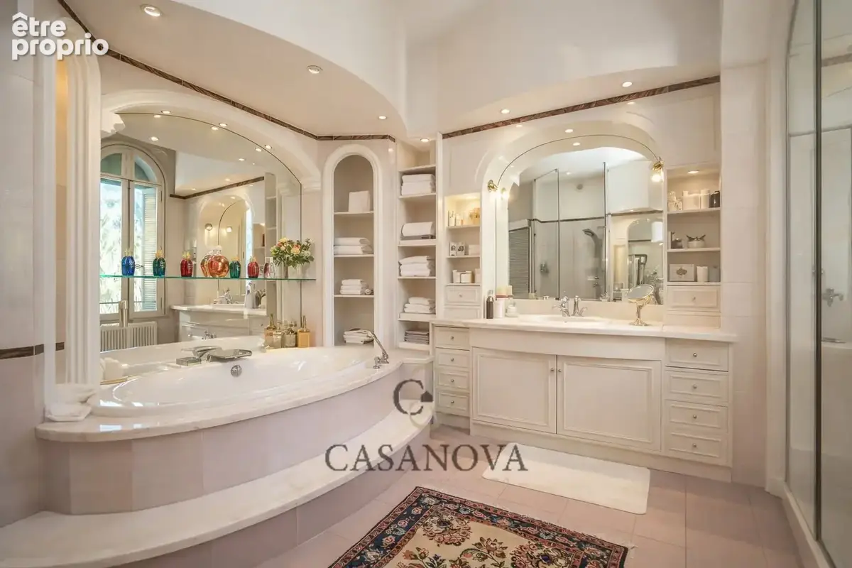 Manoir de caractère du XIXe siècle  721 m² habitables  Domaine de 19 700 m² avec dépendances - SAINT  CLEMENT DE RIVIERE - Aux - photo 12