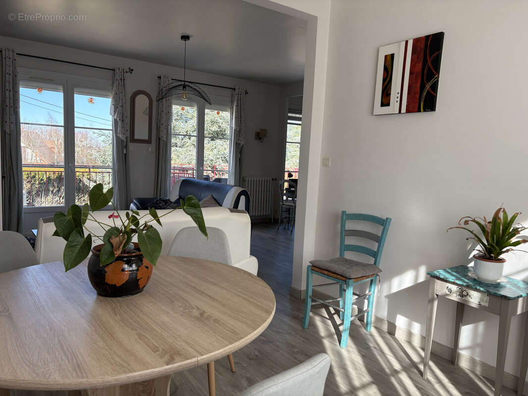 Maison à AZAY-SUR-CHER